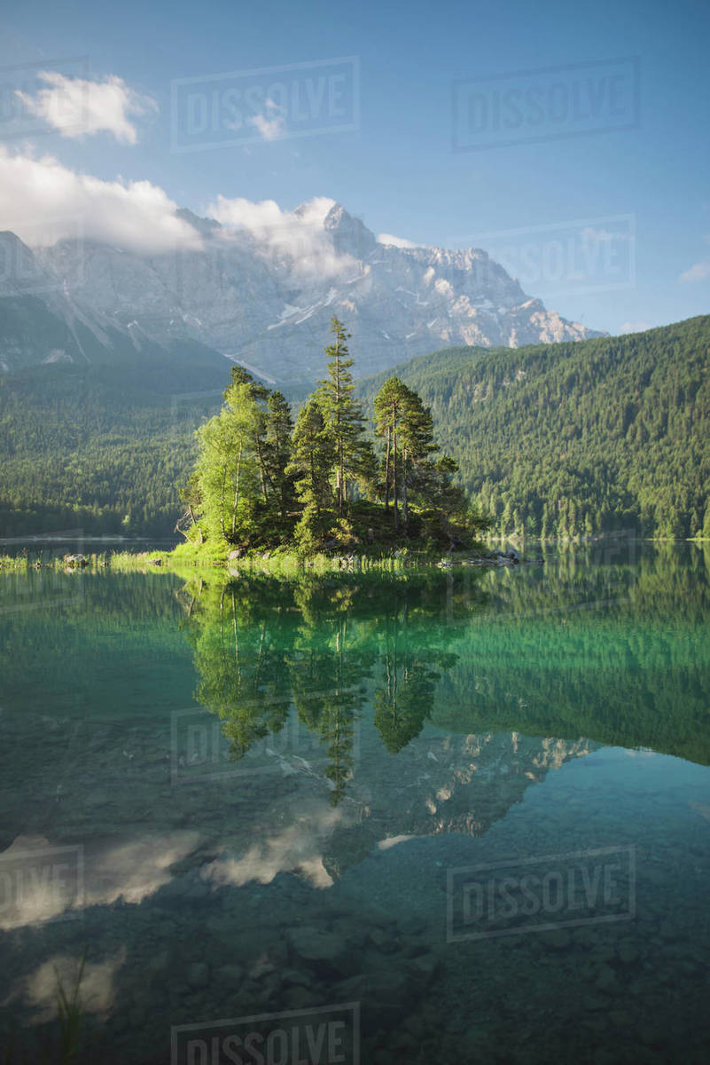 Germany, Bavaria, Eibsee, Scenic view of Eibsee lake in Bavarian Alps ...