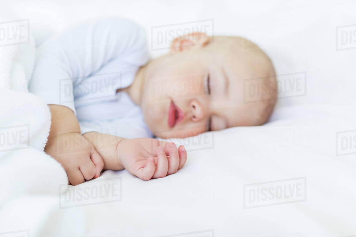 baby boy sleeping bed