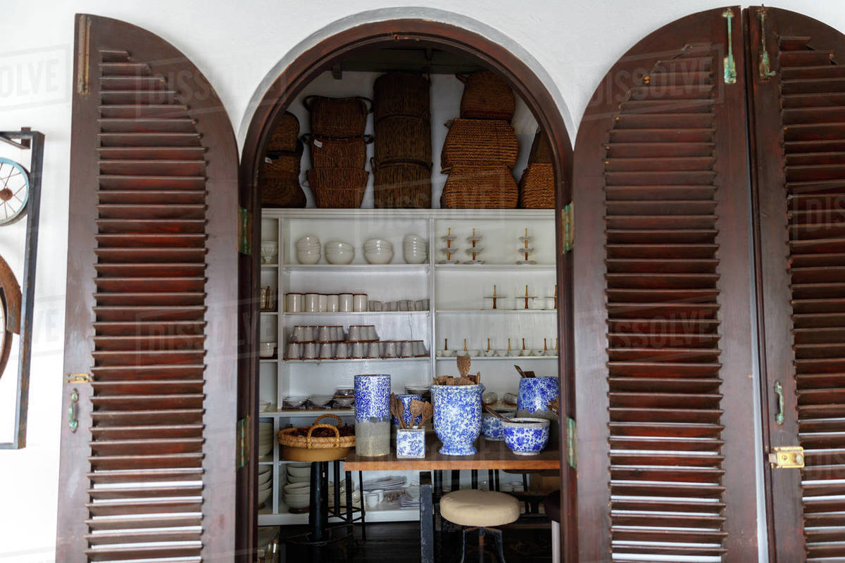 SRI LANKA, GALLE FORT JAN 17, 2017 various traditional bowls, plates