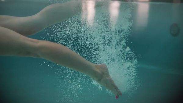 Porn pic of the hooter gis Naked women in pool video
