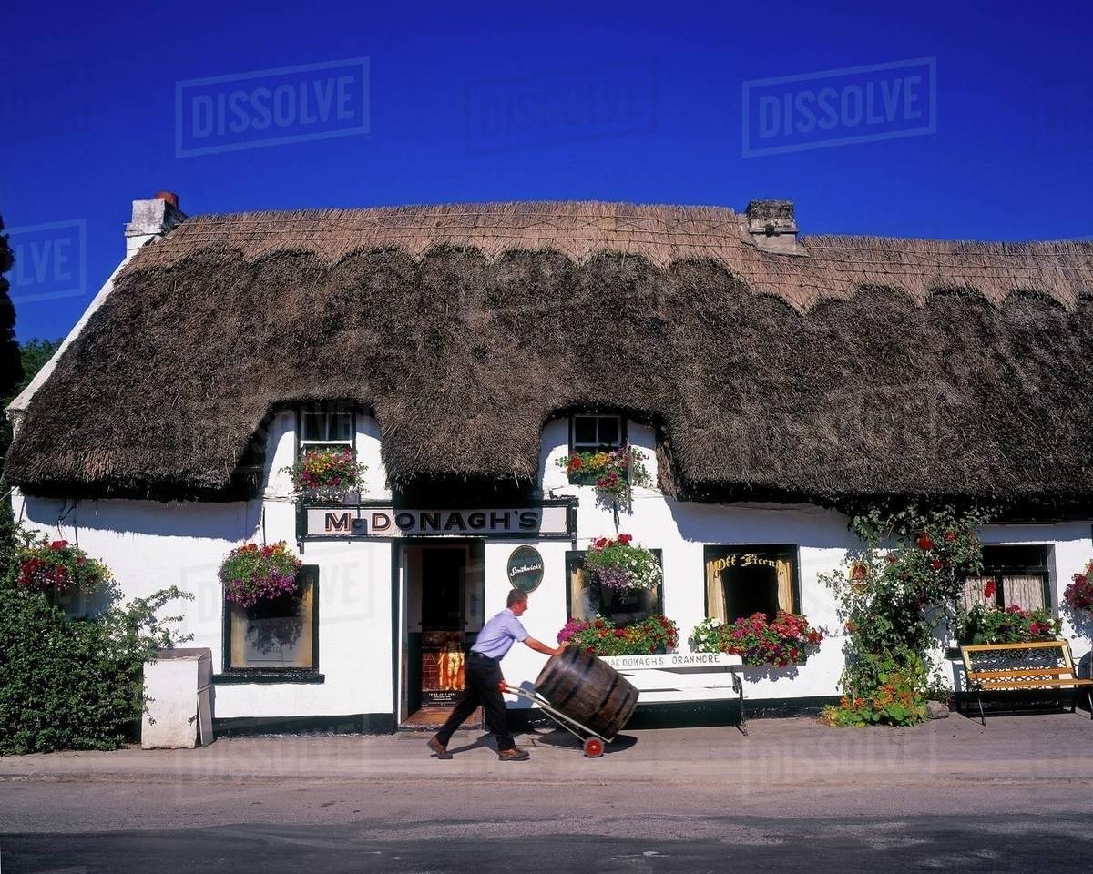 Mcdonagh's Thatched Bar, Oranmore, Co Galway, Ireland Stock Photo