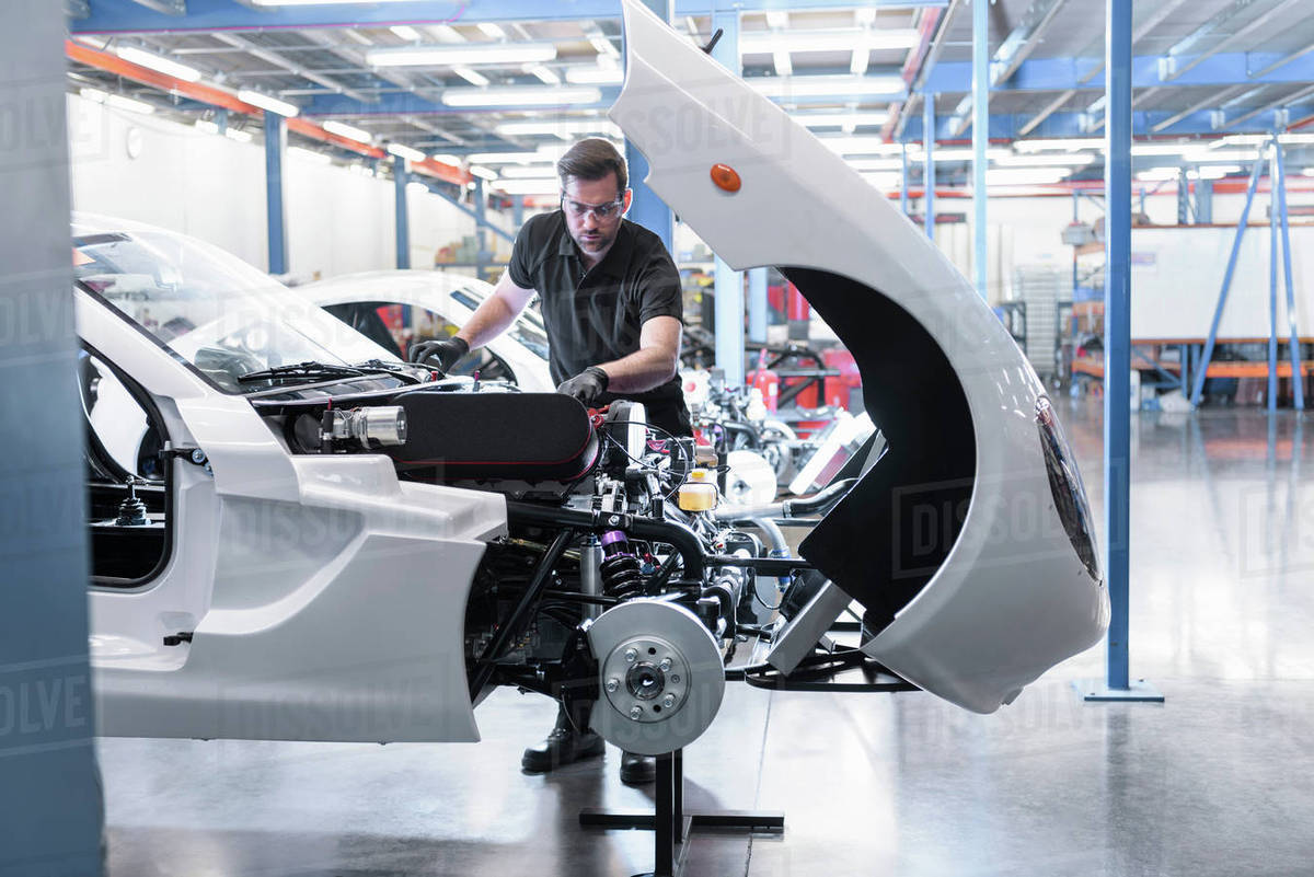 what is a car engineer